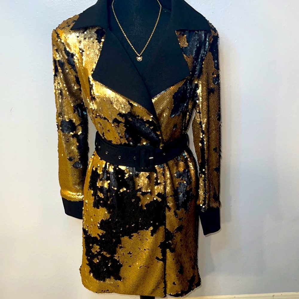 BLACK AND GOLD SEQUINS DRESS JACKET